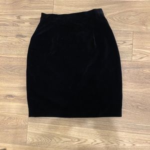 CUTE black velvet skirt - 4
